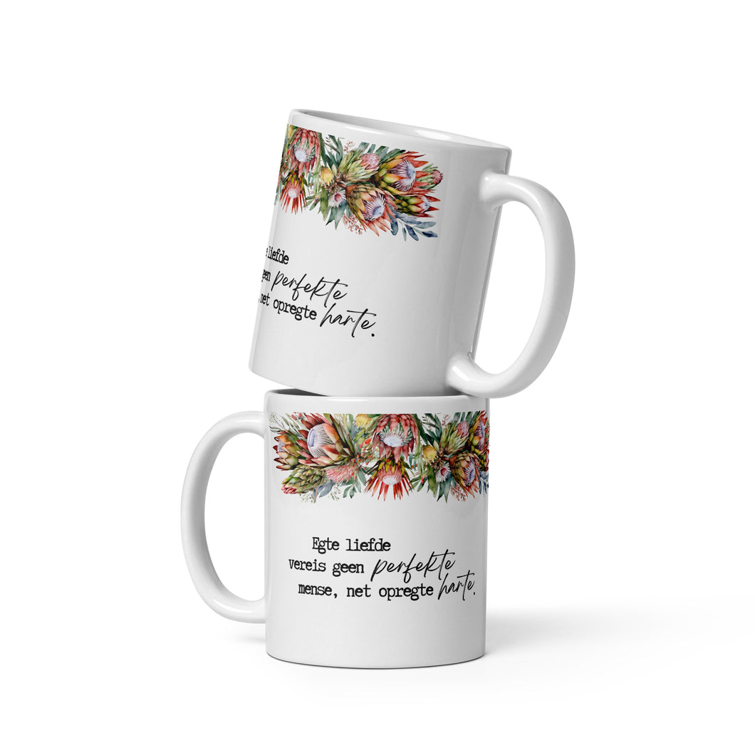 Liefde Protea White glossy mug