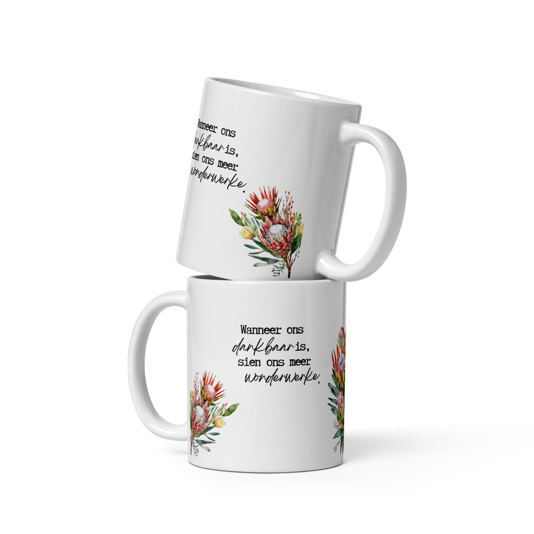 Dankbaar Protea White glossy mug