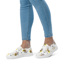 Load image into Gallery viewer, Protea Women’s slip-on canvas shoes
