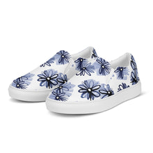 Load image into Gallery viewer, Blue Daisy Women’s slip-on canvas shoes
