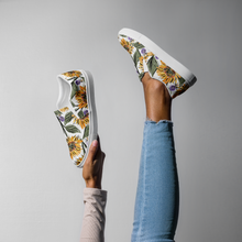 Load image into Gallery viewer, Sunflower Women’s slip-on canvas shoes
