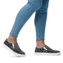 Load image into Gallery viewer, Snakeskin Women’s slip-on canvas shoes
